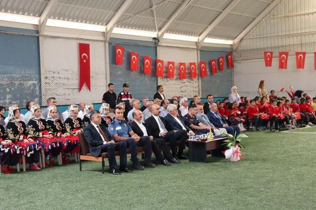 Kaymakamımız Sn. Samet ÖZTÜRK  "2024-2025 Eğitim Öğretim Yılı İlköğretim Haftası" Programına Katıldı