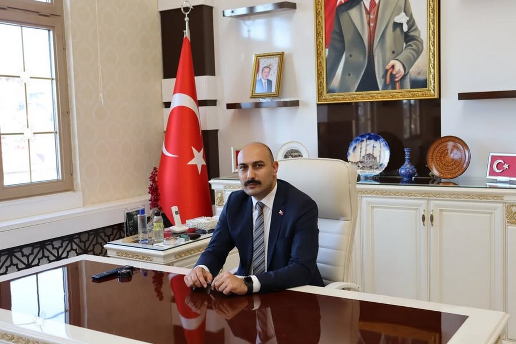 Kaymakamımız Sn. Samet ÖZTÜRK'ün Anneler Günü Mesajı 